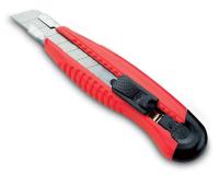 Нож канцелярский Kw-Trio 3713red шир.лез.18мм усиленный 2 сменных лезвия металл красный блистер