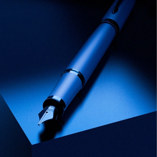 Ручка перьев. Parker IM Monochrome F328 (2172963) Blue PVD F сталь нержавеющая подар.кор.