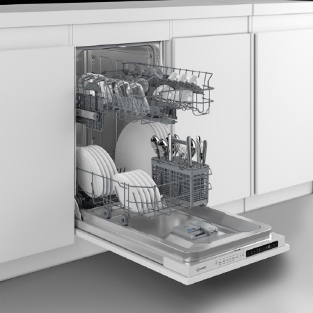 Посудомоечная машина Indesit DIS 1C67 E узкая