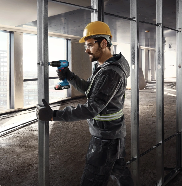 Дрель-шуруповерт Bosch GSR 185-LI аккум. патрон:быстрозажимной (кейс в комплекте) (06019K3000)