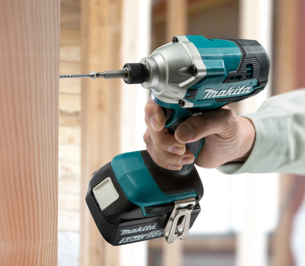 Шуруповерт Makita DTD156Z аккум. патрон:шестигр.1/4"