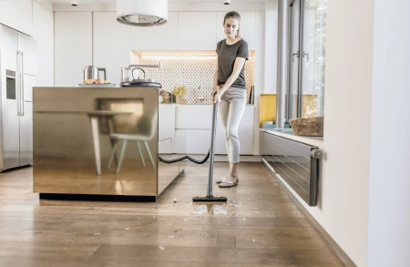 Строительный пылесос Karcher WD 2 V-15/4/18 1000Вт (уборка: сухая/влажная) желтый
