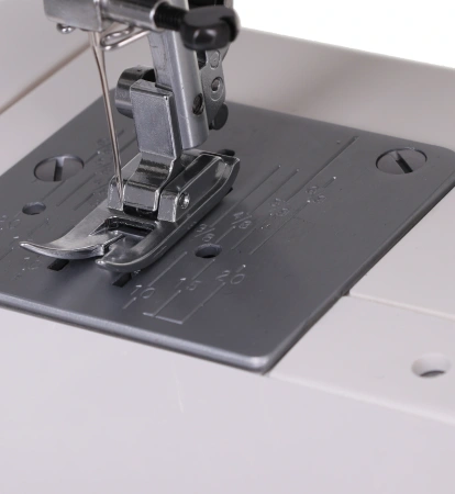 Швейная машина Janome Excellent Stitch 15A белый