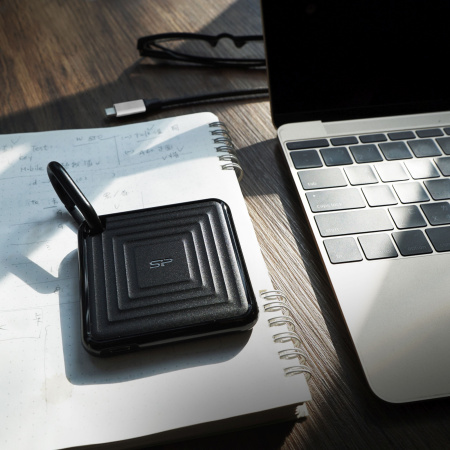 Накопитель SSD Silicon Power USB-C 2TB SP020TBPSDPC60CK PC60 1.8" черный