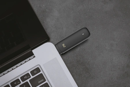Модем 3G/4G ZTE F30Pro USB Wi-Fi VPN Firewall +Router внешний черный