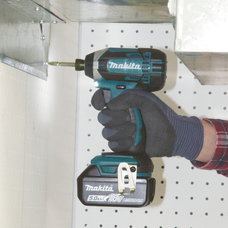 Шуруповерт Makita DTD152Z аккум. патрон:шестигр.1/4"
