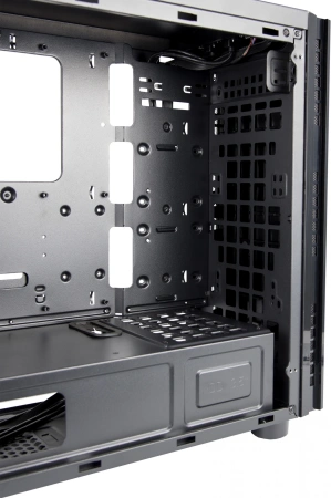 Корпус Chieftec Hawk черный без БП ATX 2x80mm 4x120mm 2x140mm 1xUSB2.0 2xUSB3.0 audio bott PSU