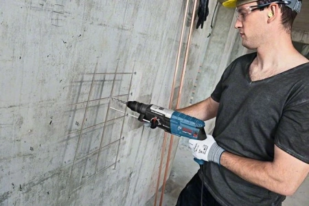 Перфоратор Bosch GBH 2-28 F патр.:SDS-plus уд.:3.2Дж 880Вт (кейс в комплекте)