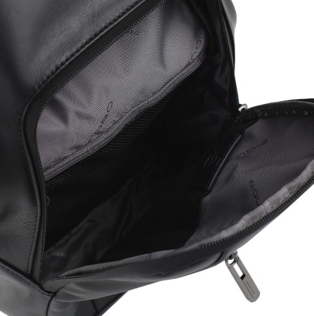 Рюкзак слинг Piquadro Urban CA4536UB00/N черный кожа