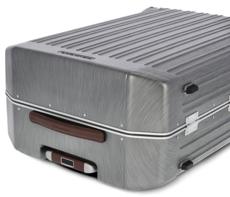 Чемодан Piquadro PQ LM (BV4427PQLM/NCU) 46x68x26.5см 69л. 4.68кг. поликарбонат черный