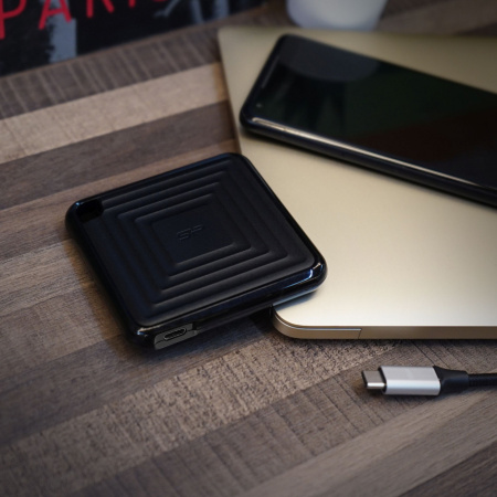Накопитель SSD Silicon Power USB-C 2TB SP020TBPSDPC60CK PC60 1.8" черный
