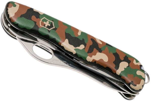 Нож перочинный Victorinox Trailmaster (0.8463.MW94) 111мм 12функц. камуфляж карт.коробка