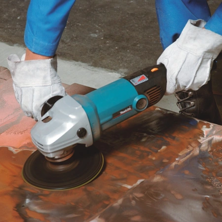 Полировальная машина Makita SA7000C 1600Вт 4000об/мин рез.шпин.:M14 d=180мм