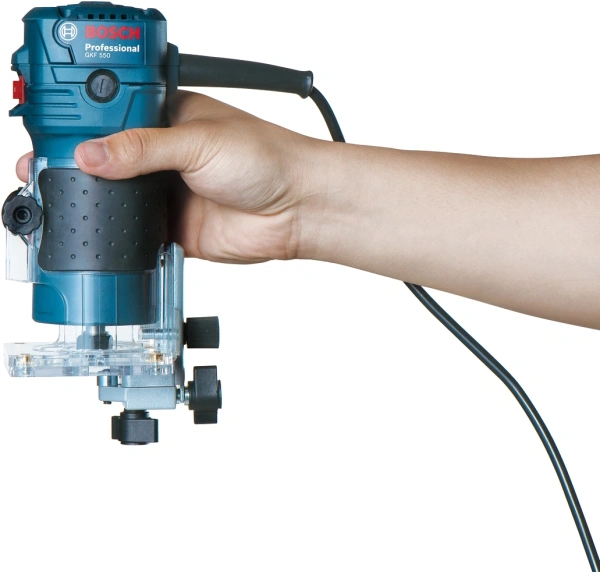 Фрезер Bosch GKF 550 550Вт 33000об/мин макс.ход:38мм