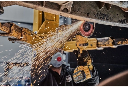 Углошлифовальная машина DeWalt DCG418NT-XJ 2300Вт 9000об/мин рез.шпин.:M14 d=125мм жестк.кейс