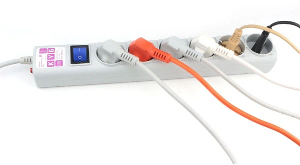Сетевой фильтр Powercube SPG(5+1)-16B-3М-WHITE 3м (6 розеток) белый (коробка)