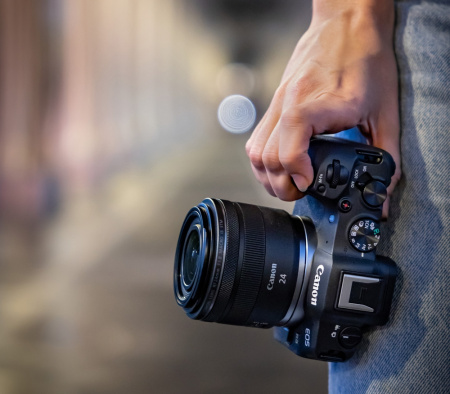 Фотоаппарат Canon EOS R8 черный 24.2Mpix 3" UHD 4K WiFi LP-E17