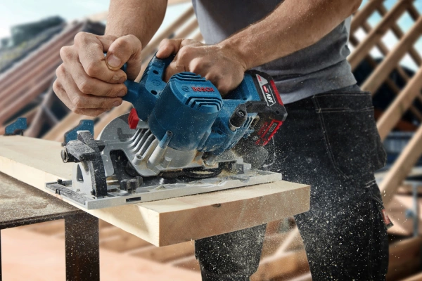 Циркулярная пила (дисковая) Bosch GKS 185-LI (ручная) D диска.:165мм (06016C1223)