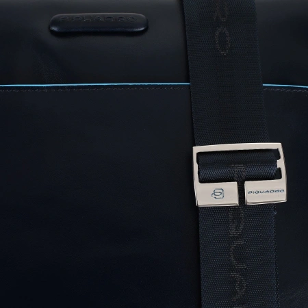 Сумка-мессенджер Piquadro Blue Square CA5086B2/BLU2 темно-синий натур.кожа
