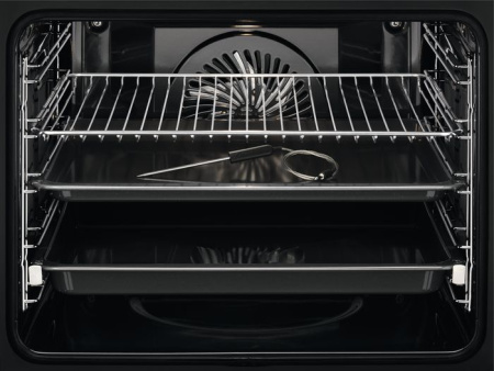 Духовой шкаф Электрический Electrolux EOE7P31Z черный