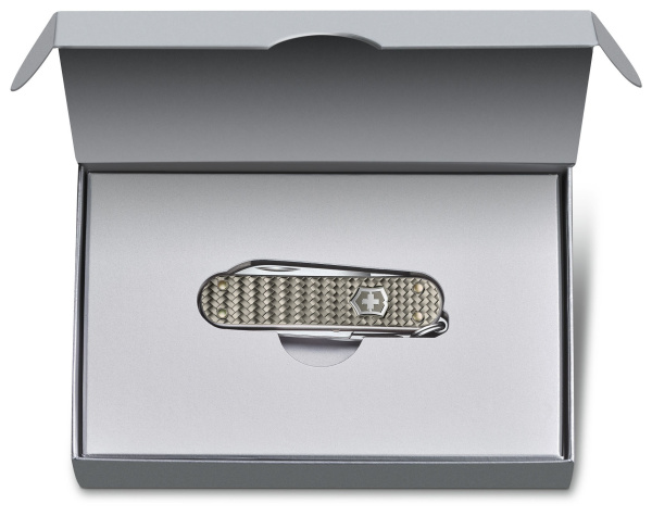 Нож перочинный Victorinox Classic Precious Alox (0.6221.4031G) 58мм 5функц. серый подар.коробка