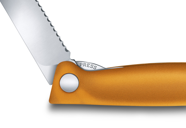 Нож кухонный Victorinox Swiss Classic (6.7836.F9B) стальной для овощей лезв.110мм серрейт. заточка оранжевый блистер