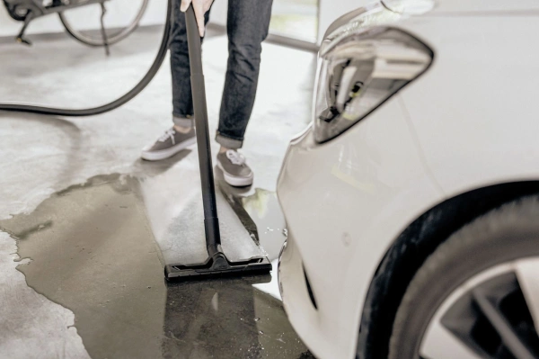 Строительный пылесос Karcher WD 4 P V-20/5/22 1000Вт (уборка: сухая/сбор воды/выдув) желтый