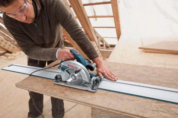 Циркулярная пила (дисковая) Bosch GKS 65 GCE 1800Вт (ручная) D диска.:190мм (0601668900)