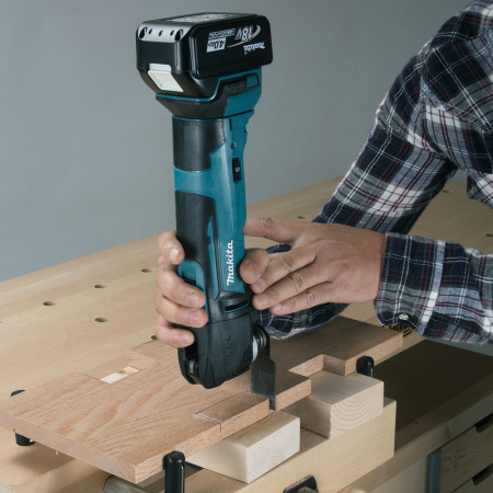 Многофункциональный инструмент Makita DTM51Z 390Вт синий/черный