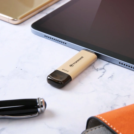 Флеш Диск Transcend 128Gb Jetflash 930С TS128GJF930C USB3.0 золотистый/черный