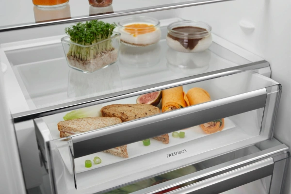 Холодильник Electrolux LNS9TE19S двухкамерный белый