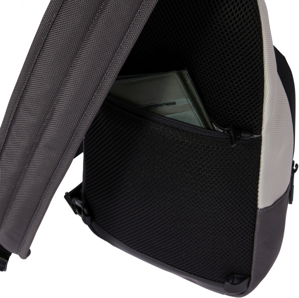 Рюкзак слинг мужской Piquadro Brief2 Special CA4536BR2S/GRN серый/черный нейлон/натур.кожа