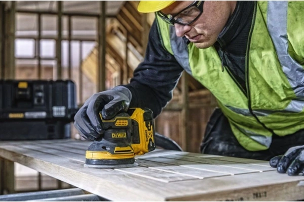 Эксцентр.шлифмашина DeWalt DCW210NT-XJ аккум.