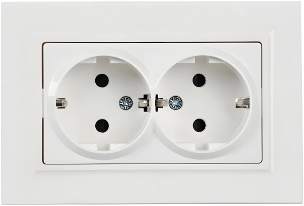 Розетка силов. IEK Brite РСш12-3-БрБ BR-R24-16-K01-F 2розет. двойн. скрыт. зазем. штор. IP20 белый (упак.:1шт)
