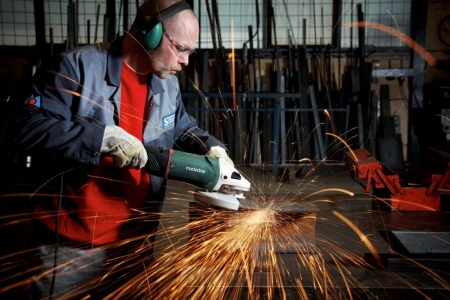 Углошлифовальная машина Metabo WE 24-230 MVT 2400Вт 6600об/мин рез.шпин.:M14 d=230мм (606469000)