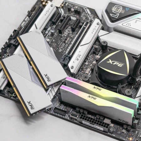 Память DDR5 2x16GB 6400MHz A-Data AX5U6400C3216G-DCLARWH XPG Lancer RGB RTL PC5-51200 CL32 DIMM 288-pin 1.4В kit dual rank с радиатором Ret